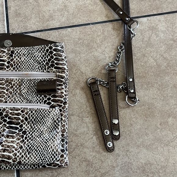 Nine West Snake Print Clutch/Crossbody Bag - Picture 5 of 9